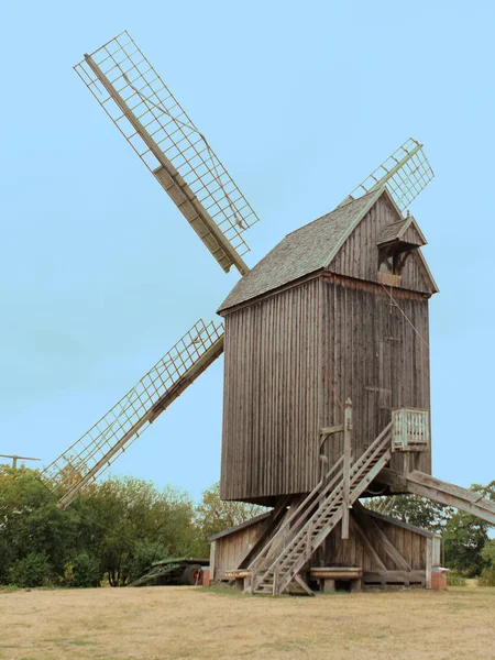 Ancien Moulin Vent Bois Dans Les Champs — Photo