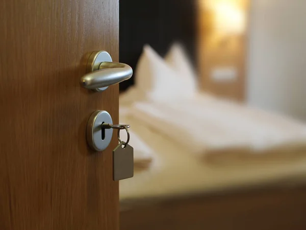 Відкриті Двері Ключем Замковій Щілині Готельному Номері — стокове фото