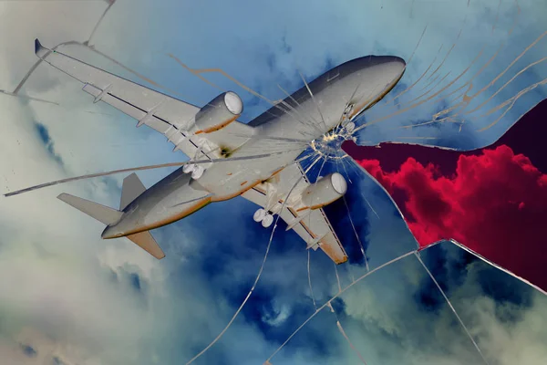 飞机在空中的负面图像，图像像玻璃一样裂开，事故的概念 — 图库照片