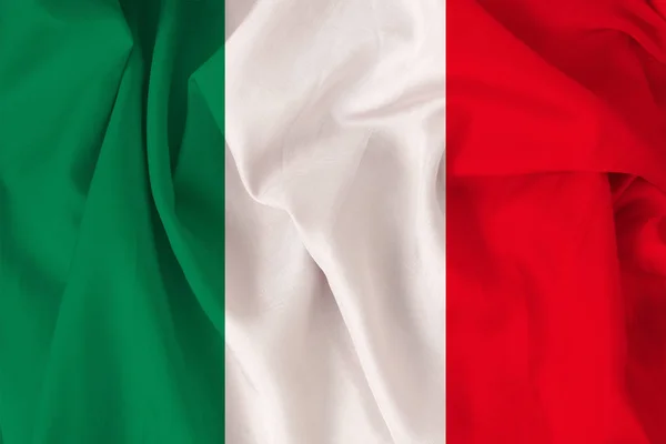 Olaszország gyönyörű nemzeti zászlaja puha selyem, puha redők, közeli, másolási tér — Stock Fotó