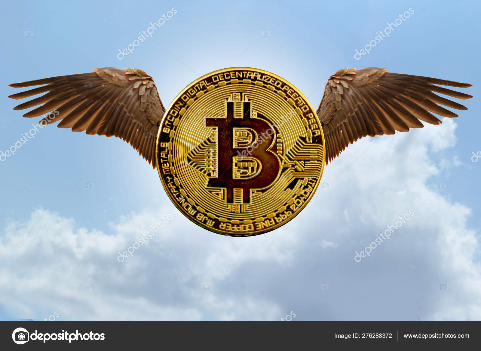 천사 날개와 비트 코인 전자 암호 화폐는 구름과 푸른 하늘에 날아, 코스의 상승과 하강의 개념 — 스톡 에디토리얼 사진 ©  kittyfly #276288372