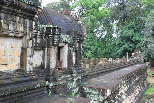 Ruínas templo cambojano angkor wat — Fotografia de Stock
