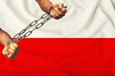 erkek elleri rüzgarkıvrımları ile nazik bir ipek üzerinde Polonya bayrağının arka planına karşı ağır demir zincirler zincirli, insan haklarını destekleyen hareket kavramı