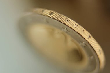 bimetalik sikke, 2 euro, bakır-nikel alaşımlı, yakın çekim, bulanık, makro fotoğrafçılık