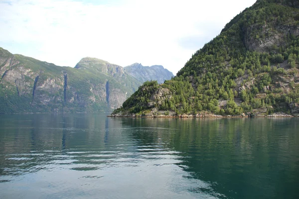 Beautiful narrow geiranger fjord in norway — Stock Photo, Image