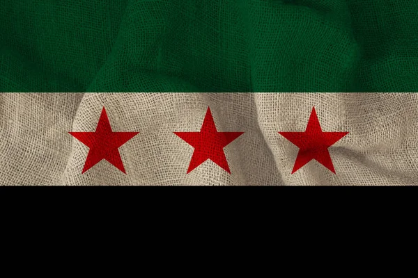 Красива фотографія державного прапора сирійської опозиції на ніжний блискучий шовк з м'якими драпірування, концепція державної влади, життя в країні, Горизонтальний, Крупний план, копіювальний простір — стокове фото