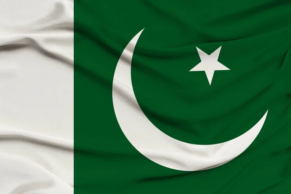 Belle photo du drapeau national du Pakistan sur la soie brillante délicate avec des draperies douces, le concept de pouvoir d'État, la vie à la campagne, horizontale, gros plan, espace de copie — Photo