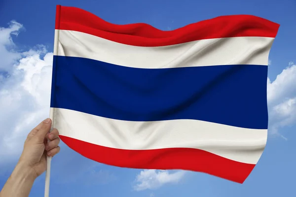 Foto av den vackra färgade nationella flaggan i den moderna delstaten Thailand på texturerat tyg, begreppet turism, emigration, ekonomi och politik, närbild — Stockfoto