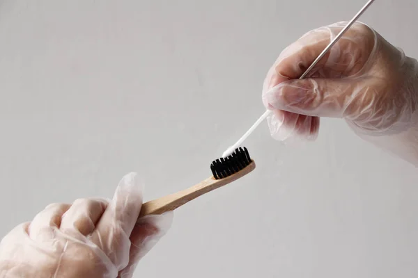 Amostra Uma Escova Dentes Para Impressão Digital Genética Laboratório Conceito — Fotografia de Stock