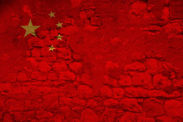 Bezproblemowa Panorama Flagi Narodowej Państwa Chin Starym Kamiennym Murze Pęknięciami — Zdjęcie stockowe