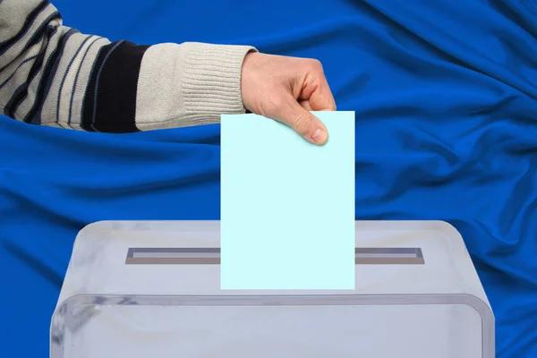 Male Hand Voter Lowers Ballot Transparent Ballot Box Background Concept — Stock Photo, Image