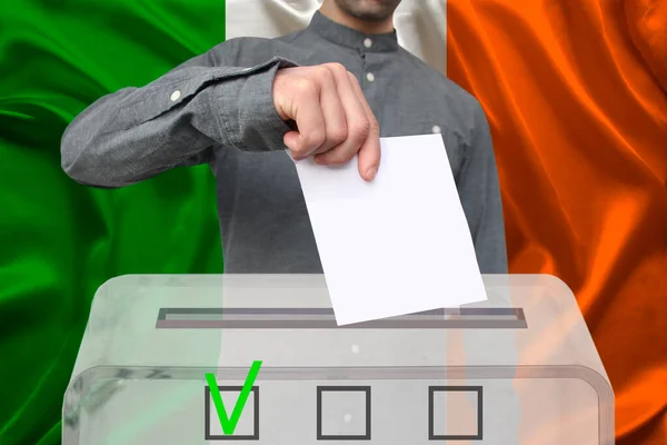 Male Voter Drops Ballot Transparent Ballot Box Background National Flag — Stock Photo, Image