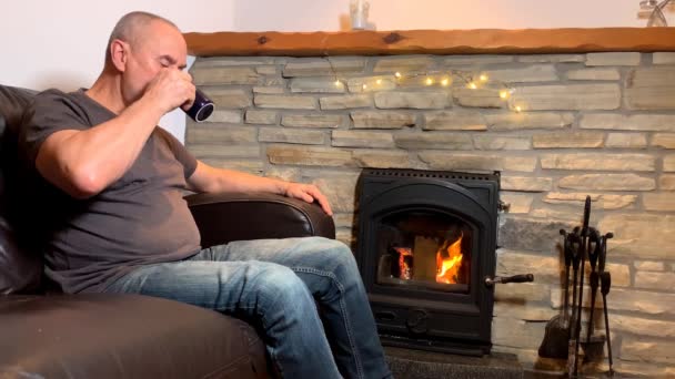 Homme Âge Moyen Avec Une Tasse Café Thé Trouve Sur — Video