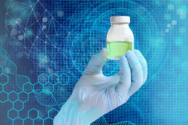 男性医師 科学者 研究室アシスタント 液体のボトルを保持 ワクチンの研究 新しい薬 現代科学における革新の概念 Covid テストのための救済 未来の科学 — ストック写真