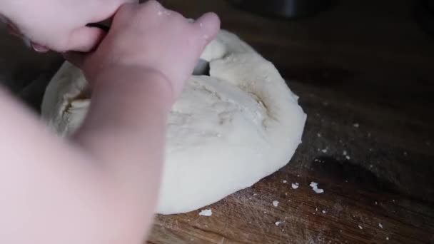 Bambino Aiuta Genitori Cucina Concetto Infanzia Felice Aiuto Domestico Compiti — Video Stock