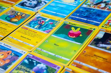 Pokemon Kartları, oyunculuk hayal gücü, Eğitim Oyunları, popüler Pokemon Fan Kültürü, çocukluk anıları, nostalji dalgası, Frankfurt - 29 Mart 2025 
