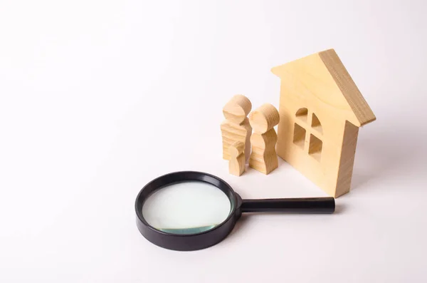 Wooden Figures People Standing Wooden House Magnifying Glass Concept Home — Stock Photo, Image