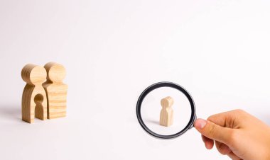 Bir erkek ve bir kadın bir çocuk şeklinde vücudun içinde bir boşluk ile ahşap isimlerinden. İnfertilite bir çift. Tek bir çocuk kayıp. Sağlık sorunları. Çift bebek sahibi olmak istiyor.