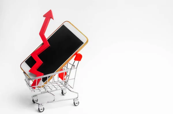 Мобильный Телефон Тележке Супермаркета Красная Стрела Вверх Высокий Спрос Покупку — стоковое фото
