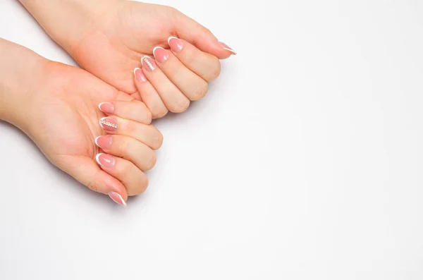 Vrouwelijke Zachte Handen Met Mooie French Manicure Geïsoleerde Witte Achtergrond — Stockfoto