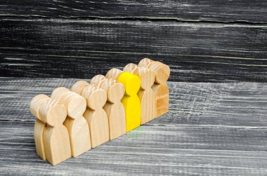 kişi bırakır / kalabalıktan sıyrılıyor. iş takım liderlik. yetenekli bir işçi. Özel görüş. seçilmiş kişi diğerleri arasında. Promosyon. Çalışan için arama kavramı. işe alma