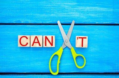 Kendimi motive edebilirim. Yazılı kelimenin t harfini kesebilirim. Yapabilirim diyor. Amaç başarı, potansiyel, üstesinden gelmek.