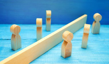 Toplum ilişkileri reddine bir bariyer yanlış anlama kavramı. İnsanlar önyargı arasındaki engelleri. Sosyal sınıfları