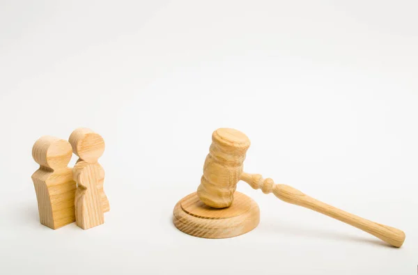 Family Child Hammer Judge White Background Concept Litigation Paractics Business — Stock Photo, Image