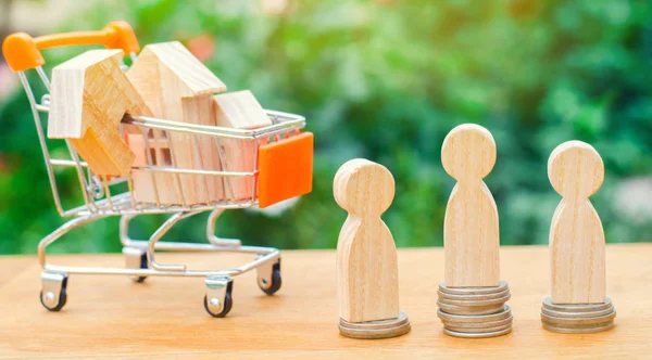 Auction Public Sale Real Estate Wooden House Supermarket Trolley People — Stock Photo, Image
