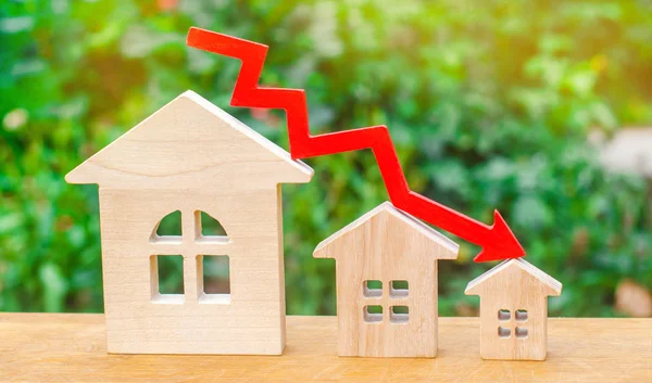Decline Property Prices Population Decline Falling Interest Mortgage Reduction Demand — Stock Photo, Image