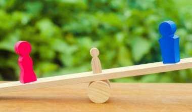 ebeveyn haklarının yoksunluğu. bir çocuğun velayet kavramı. yasal boşanma. çekiç hâkim. Aile mahkemesi, hukuk. Ebeveynler ölçekler üzerinde durmak. deneme