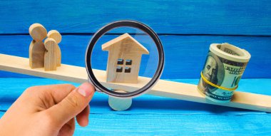 Aile, ev ve ölçekler dolar / denge. bir ev ve bir daire kiralama satış satın alma. kredi mortgage Emlak vergisi. Gayrimenkul yatırım. Home kredi tasarruf