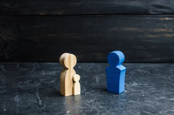 Figurines Bois Mère Avec Enfant Père Concept Une Famille Forte — Photo