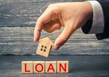 Minyatür ahşap ev ve yazıt 