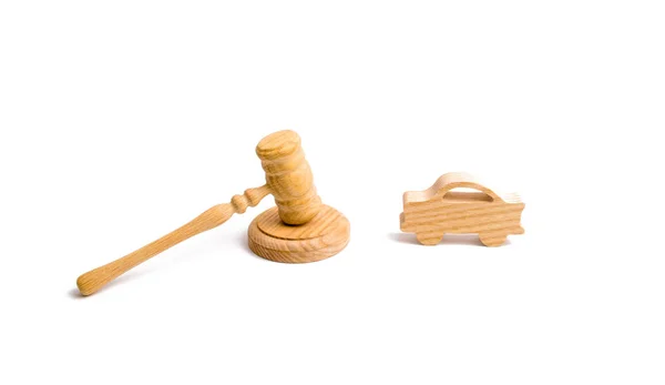 Wooden Figurine Car Hammer Judge White Background Minimalism Purchase Sale — Stock Photo, Image