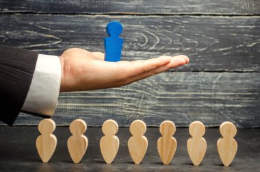 Takım patronu. Liderlik. İş lideri. Takım başarı ve başarı. İş verimliliğini ve personel yeterlilik artırılır. Personel seçimi ve yönetimi kavramı