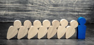 Lider işadamı Domino düşen durdurur. Güçlü ve güvenilir patron. İş ve onların çözüm zorluklar. Destek ekibi. Sonbahar çökmekte iş lideri tarafından kaydedilir.