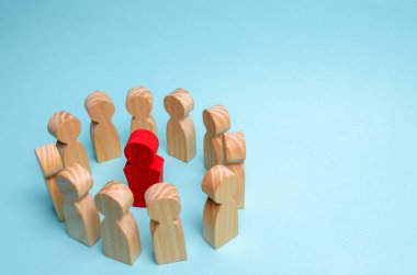 İşçilerin bir kalabalık bir daire içinde stand ve kendi akıl hocası, lider ya da bir iş takım liderlik kavramını Ceo.The dinleyebilirsiniz. Takım çalışması ve iş strateji geliştirme. Takımda verimliliği artırmak