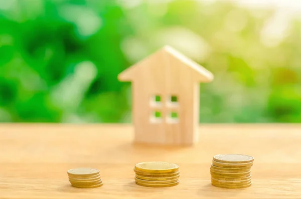 Stacks Coins Wooden House Concept Saving Money Buying Home Buy — Stock Photo, Image