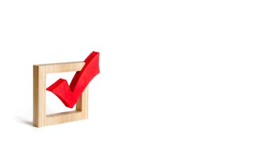 beyaz bir arka plan üzerinde seçimler oy için kırmızı ahşap onay işareti. Başkanlık ya da parlamento seçimleri, referandum. Nüfus anketi, istatistikler, tamamlanmış görev. Demokrasi ve özgürlük