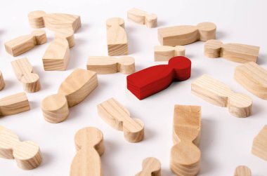 Ahşap figürler insanların beyaz bir arka plan üzerinde yalan söylüyorsun. İkinci yarı için arama. Sosyal ağ. İş. İnsan kaynakları yönetimi kavramı. Kelle avcıları. İnsanlar çalışmak için arama.