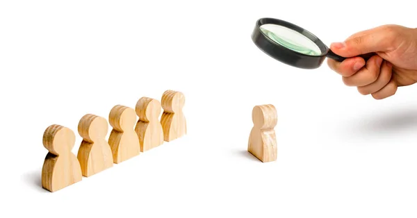 Magnifying Glass Looking Wooden Figures People Stand Formation Listen Leader — Fotografia de Stock