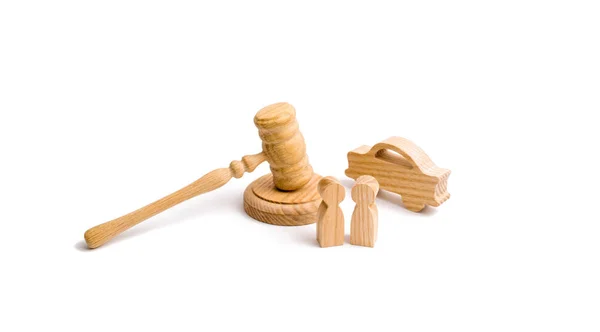 Wooden Figurine Car People Hammer Judge White Background Minimalism Purchase — Stock Photo, Image