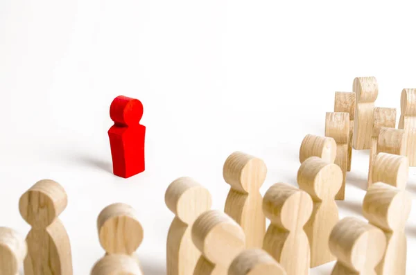 Red Figurine Man Spotlight Crowd People Leader Leadership Initiator Action — Stock Photo, Image