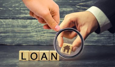 Minyatür ahşap ev ve yazıt 