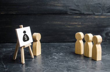 Analitik ve strateji planlaması. Kar ve gelir analizi, brifing Insanlar bir toplantı için toplanan ve lider konuşma bakmak. Son dönem için toplantı veya rapor. Seçici odak