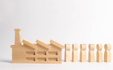 Fabrikada bir kuyruk var. İşçiler işe gider. Işe. Sanayi ve fabrikanın geliştirilmesi. Şehir kurma girişimi. Profesyoneller ve profesyoneller için yüksek talep. İş geçişi.