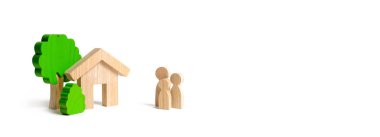 Izole bir arka plan üzerinde aile ve ev figürleri. Emlak, kendi ev. Kredi veya ipotek uygun fiyatlı konut. Yenileme ve inşaat. Sübvansiyonlar, vatandaşlık. Afiş