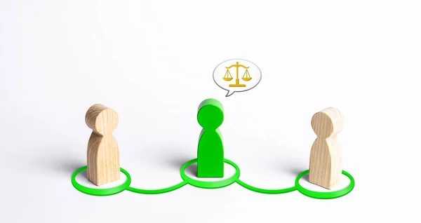 A green man mediates between two people. Judge the two sides and come to a compromise. Negotiations, business deal. Ask for advice from an experienced specialist. Fair resolution of conflict, dispute
