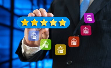 Bir adam bir mağazaya ya da bayiliğe beş yıldızlı bir not verir. Popülerliğin tanınması ve iyi eleştiriler. Müşteri memnuniyeti, marka itibarı, online iş başarısı.
